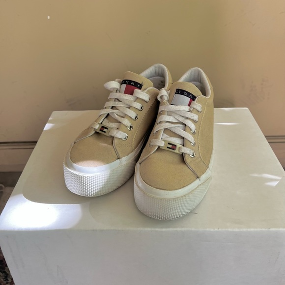 Tommy Hilfiger Platforms - Picture 5 of 8